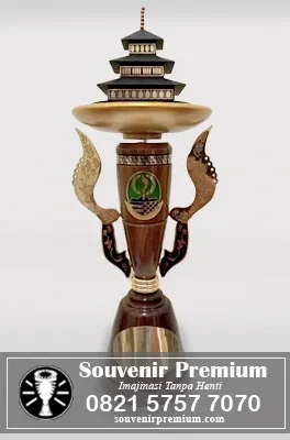 plakat kayu, plakat gedung sate piala kayu, plakat kayu, piala suvenir, souvenir kabupaten bandung, piala bandung, piala gubernur jawa barat, plakat kayu, plakat kuningan