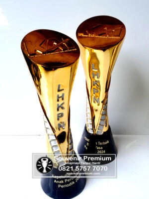 piala PT KAI, piala resin, piala resin custom, piala resin premium, piala resin elegan, piala resin penghargaan, piala resin kejuaraan, piala resin eksklusif, piala resin unik, piala resin olahraga, piala resin modern, piala pemerintahan, piala instansi pemerintah, piala dinas pemerintah, piala penghargaan pemerintahan, piala kenang-kenangan pemerintah, piala acara pemerintahan, piala pemerintah custom, piala pemerintah akrilik, piala pemerintah resin, piala pemerintah logam, piala penghargaan, piala penghargaan custom, piala penghargaan perusahaan, piala penghargaan instansi, piala penghargaan pemerintah, piala penghargaan olahraga, piala penghargaan akrilik, piala penghargaan resin, piala penghargaan logam, piala penghargaan premium