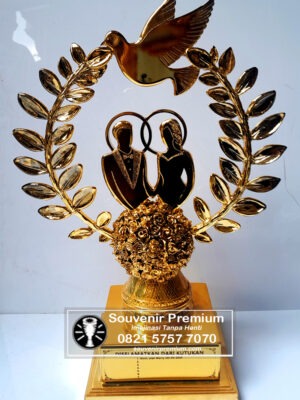piala wedding, piala pernikahan, piala wedding custom, piala penghargaan wedding, piala lomba wedding, piala wedding akrilik, piala wedding resin, piala wedding logam, piala souvenir wedding, piala wedding eksklusif, souvenir pernikahan, souvenir wedding, souvenir pernikahan custom, souvenir nikah unik, souvenir pernikahan murah, souvenir pernikahan premium, souvenir pernikahan elegan, souvenir pernikahan eksklusif, souvenir wedding gift, souvenir pernikahan kekinian
